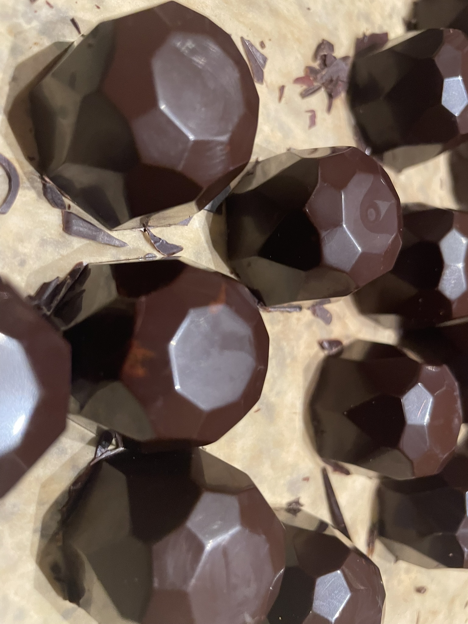 Diamant-Pralinen mit Nougat aus Paranüssen